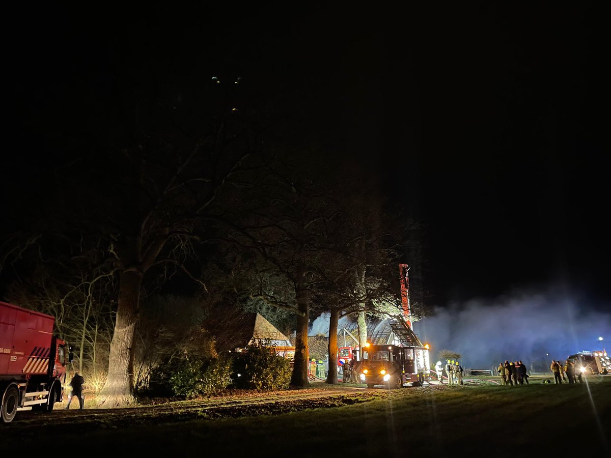 Woonboerderij in Ruurlo volledig in brand