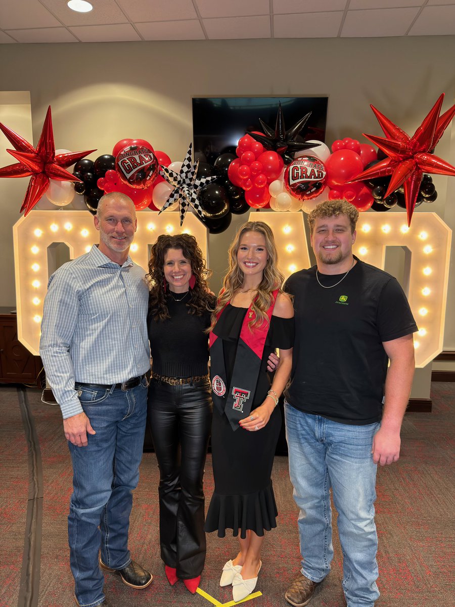 Courtney Carpenter tweet media