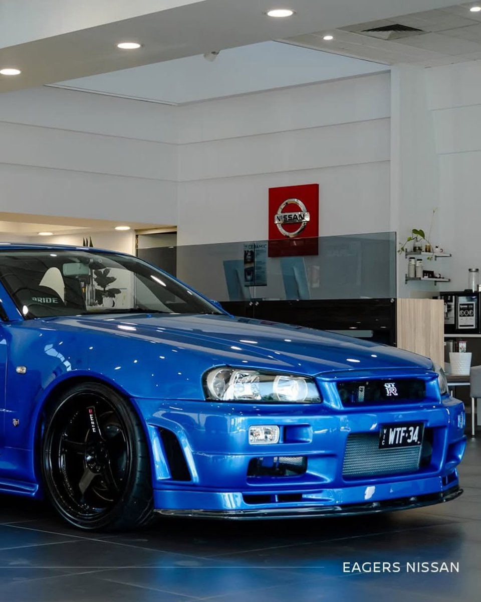 Legendhashiriya's tweet image. I can’t believe wtf my eyes are seeing  an Australian man traded in his Nissan Skyline R34 GTR R34 V spec II Nur for a Nissan leaf 🤦🏻‍♂️💀