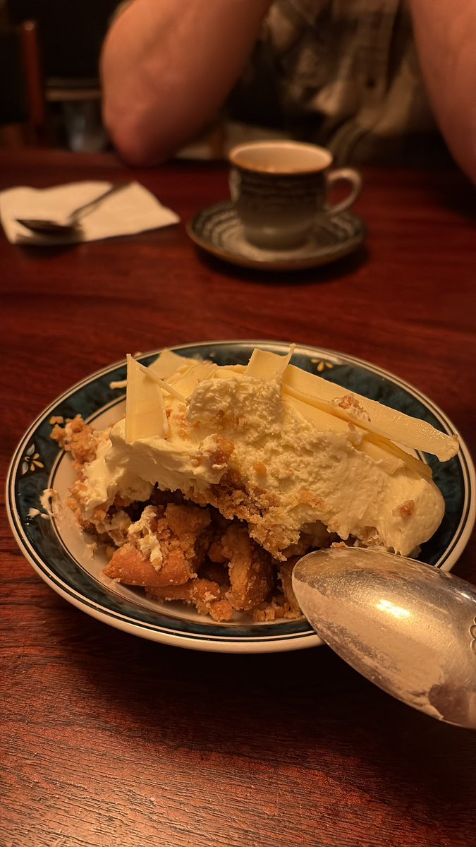 Blush2783's tweet photo. 5k run before we headed back into London for a bit of Christmas shopping and then met friends at Blacklock for a huge roast lunch. We scoffed it before thinking about taking a pic and only managed a pic of the pud! Never again will we go to Fortnums 2 weekends before Christmas 😱 https://t.co/AWatgaCQ1e