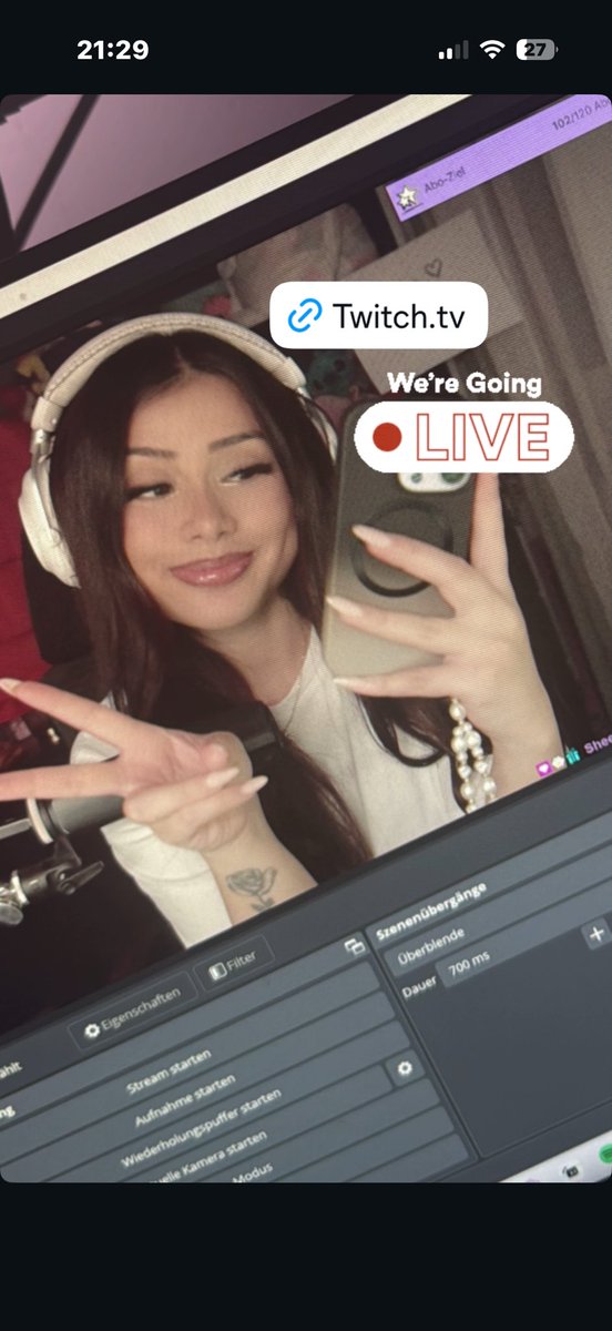 Das was da steht twitch.tv/mirakysa