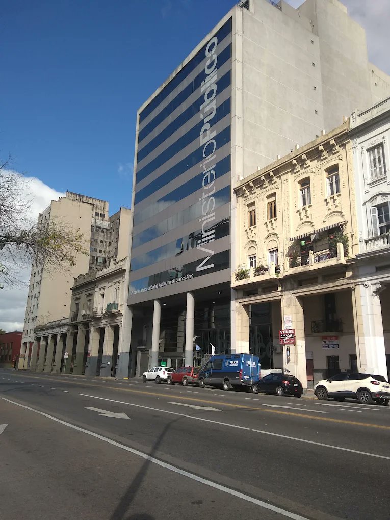 Me informan que hay dos lugares posible para la reunion de comisíon directiva .
La Sede Social de <a href="/afa/">AFA</a> . Viamonte 1366. 

 Superliga Argentina de Fútbol (#SAF)
 Olga Cossettini 771, Puerto Madero (pongo mis fichas) tres salidas incluida el garage . 
despues ,,,,,

Av. Paseo Colón