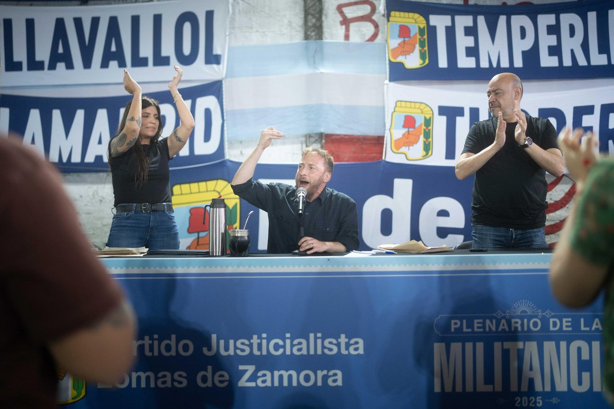 En Lomas la comunidad va a triunfar ❤️

Con los compañeros y compañeras del peronismo de Lomas compartimos el cierre del Plenario de la Militancia del <a href="/pjldz/">PJ Lomas de Zamora</a>. 

Nuestro compromiso es transformar los conflictos y desafíos que nos plantea la realidad en soluciones concretas. Y eso
