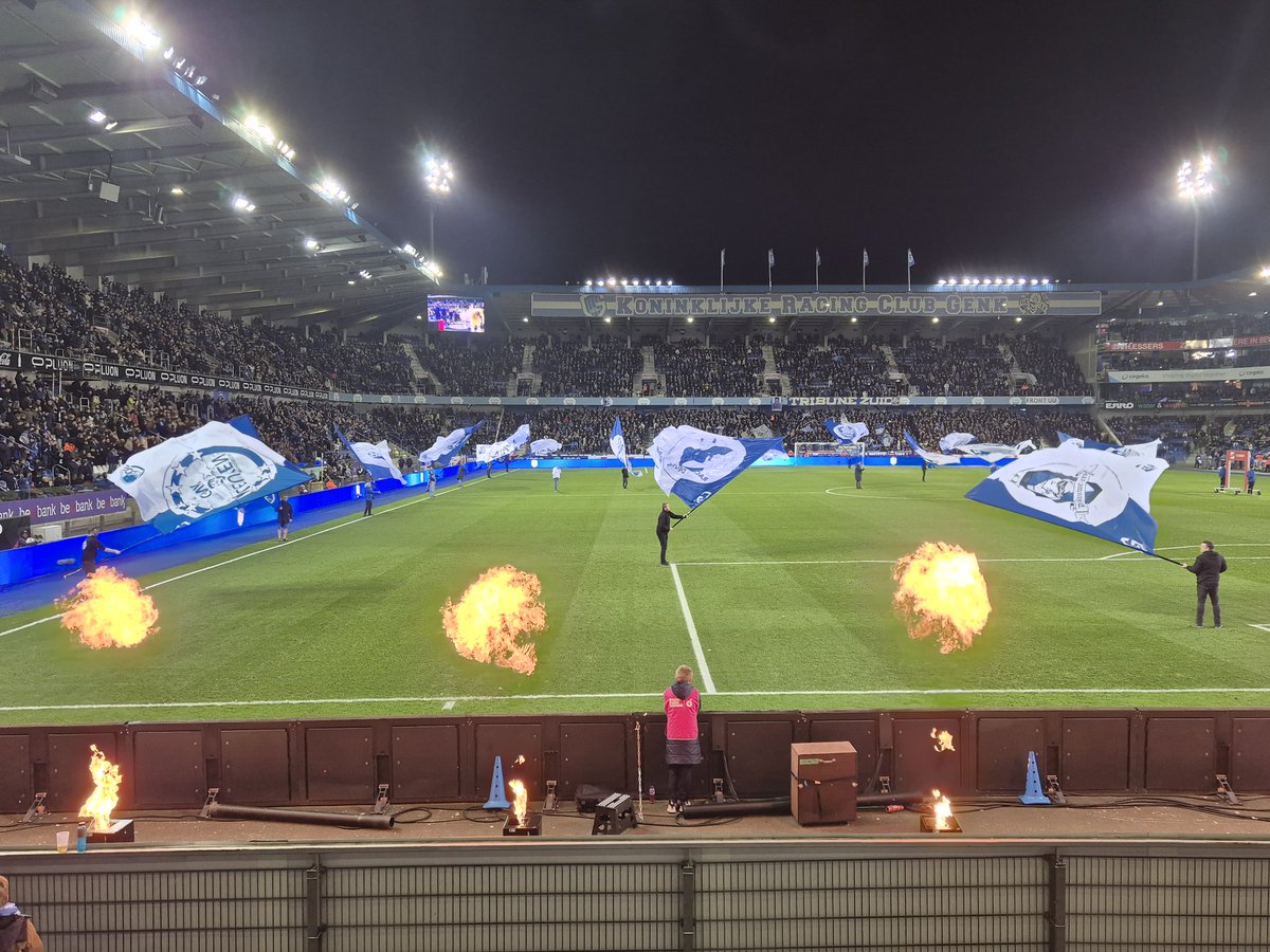 salwelsien's tweet photo. Genk tegen Westerlo https://t.co/VXipZSxbWS