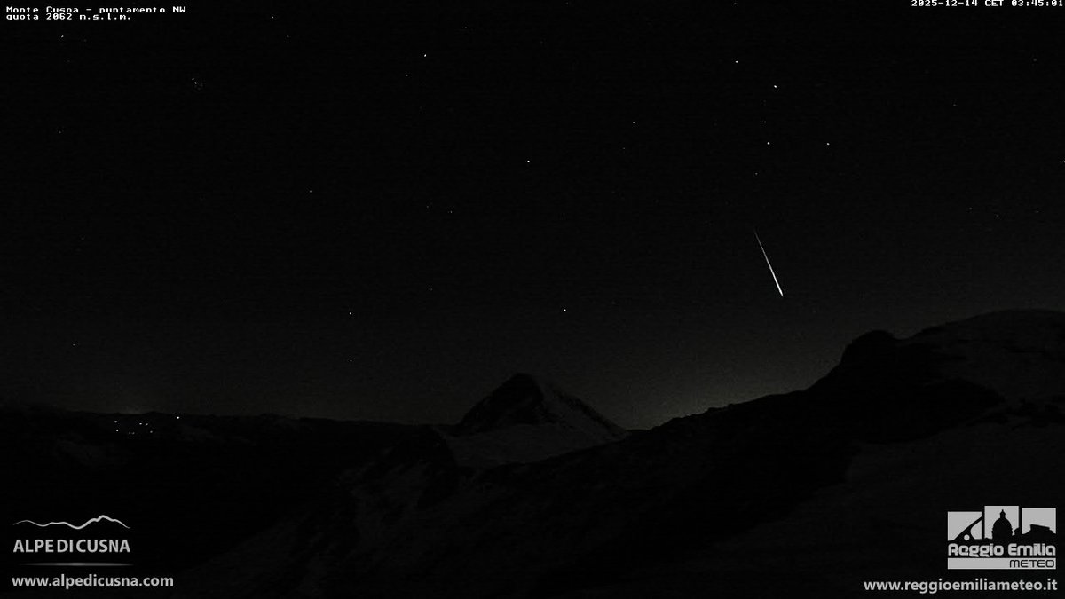 remeteo's tweet photo. Notte del 14 dicembre, ore 3.45, la webcam del #MonteCusna cattura una bella #stellacadente 💫, appartenete allo sciame meteorico delle #Geminidi
Immagini in diretta: https://t.co/e9OxBdeirI #Appennino #ReggioEmilia https://t.co/R5RN1smsew