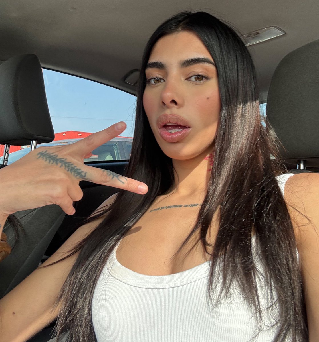 ☆ bella ☆ tweet media