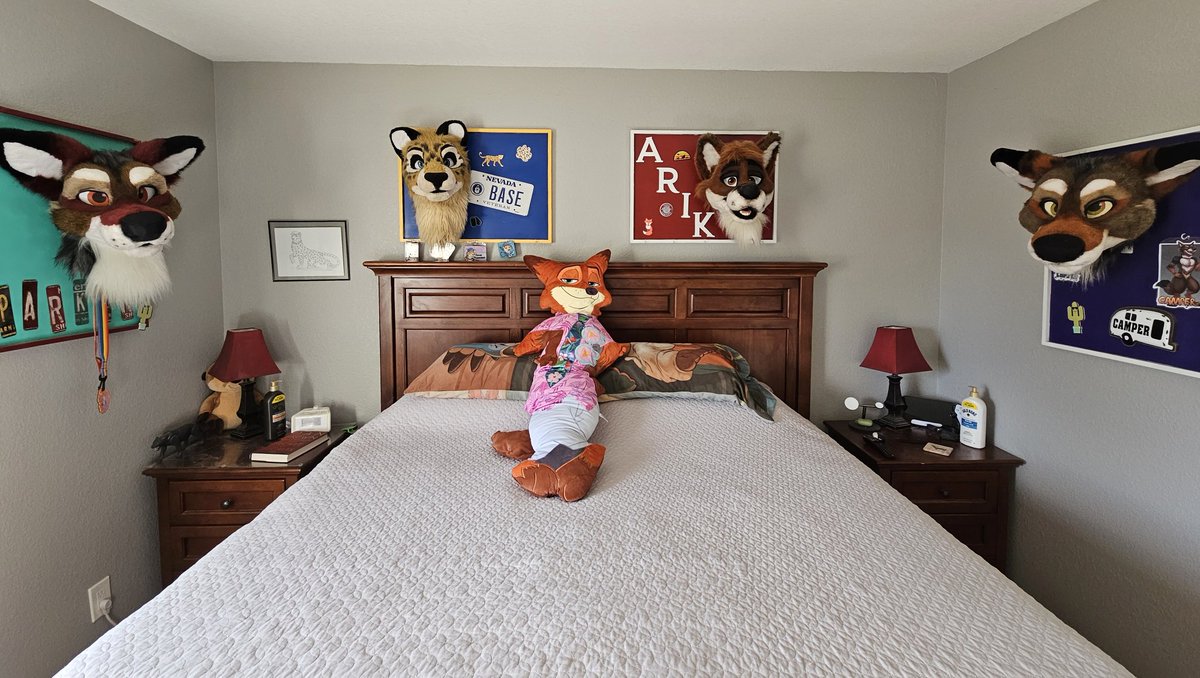 BaseProgression's tweet image. Ha ha ha ha!!!! This Nick pillow will make a fine addition!