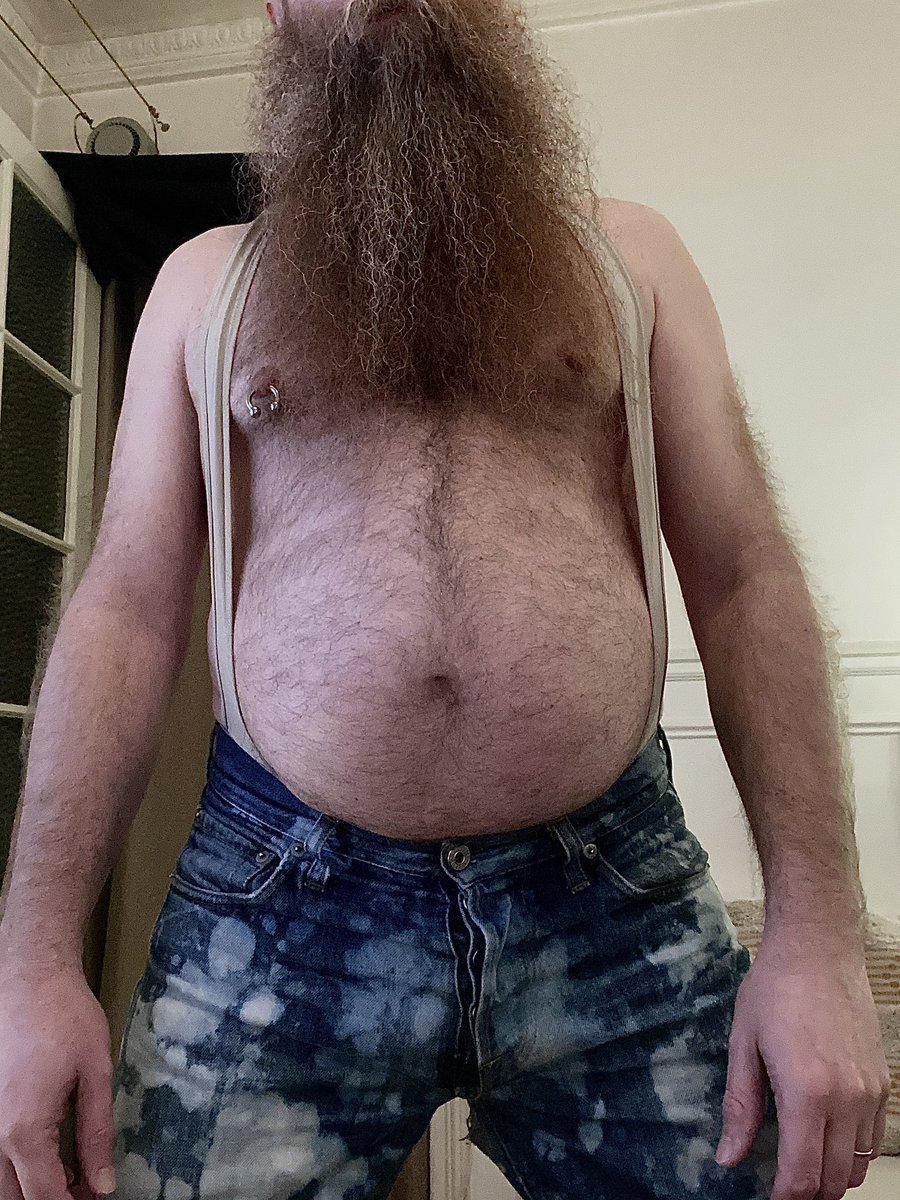 BellyOnly's tweet photo. My belly!🐖
Mon bide!🐖

#belly #hairybelly #dadbelly #daddybelly #hairy #nipples #piercing
#beard #bearded #redbeard #redhair #dad #daddy #hairychest
#chest #weight #fat #gainweight #bear #gaybear #gay #gainer
#bellygainer #gut #beargut #growinggut #piercing #beergut https://t.co/uB0AlNUOVs