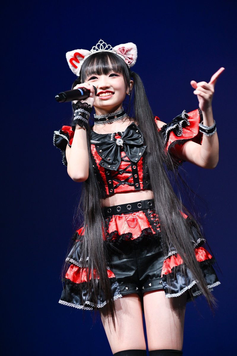 寒くて布団から出るのに苦労した… #ももにゃん💕 #にゃんこタウンTOKYO