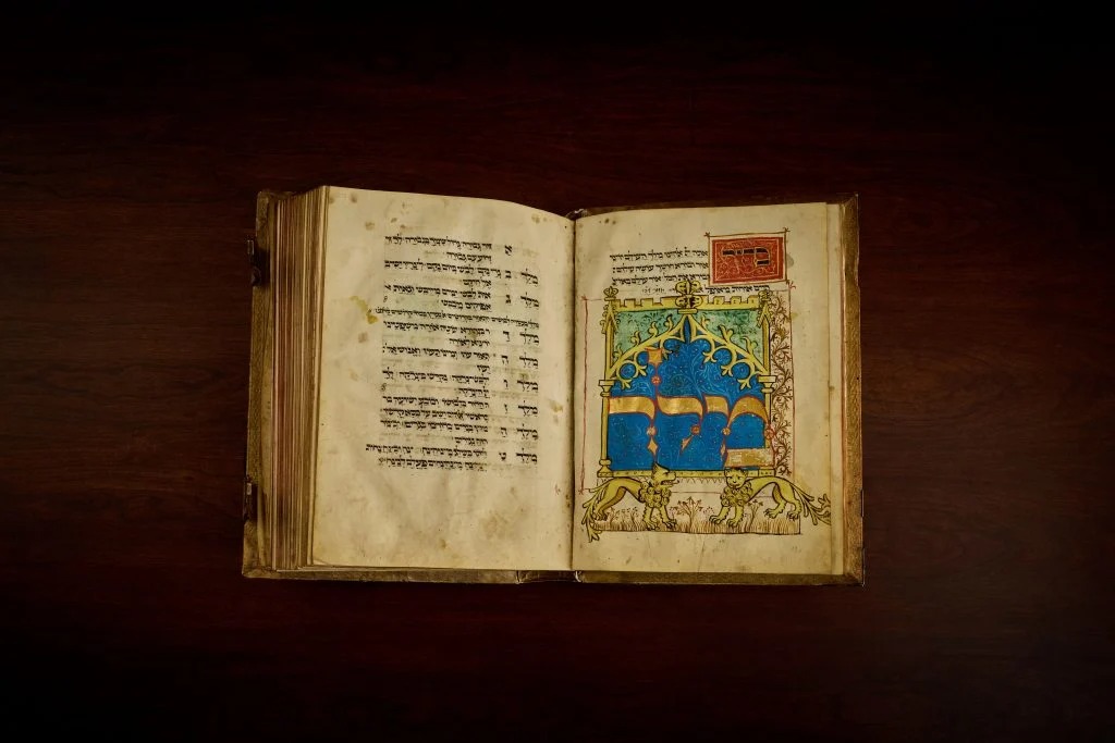 كتاب نادر بـ7 ملايين دولار في مزاد علني بنيويورك.. ما قصته؟. للاطلاع على 