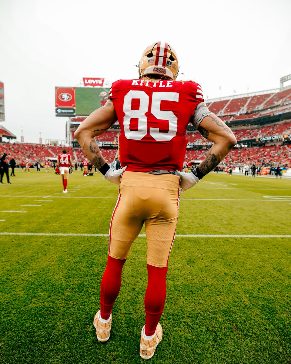 49ers's tweet image. 👏 get your votes in 👏

#ProBowlVote Kyle Jusczczyk
#ProBowlVote George Kittle