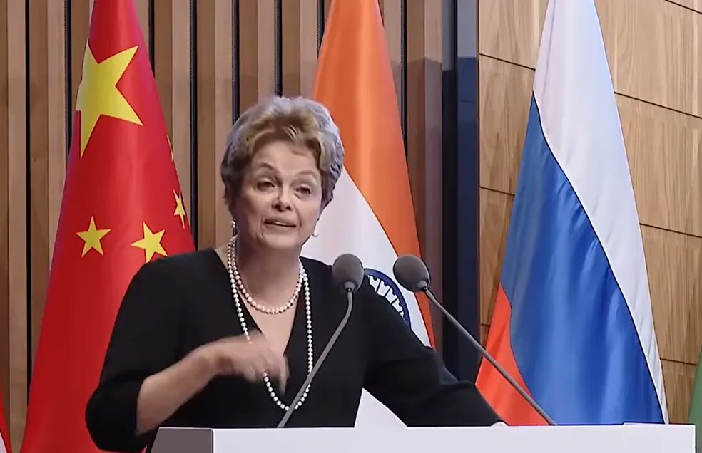 Chico_vigilante's tweet photo. Feliz aniversário, companheira Dilma! Sua força inspira nossa luta diária por justiça social. Seguiremos juntos, firmes contra os retrocessos da extrema-direita e trabalhando por um Brasil melhor. #LulaEDilmaSempre https://t.co/DetICh6H39