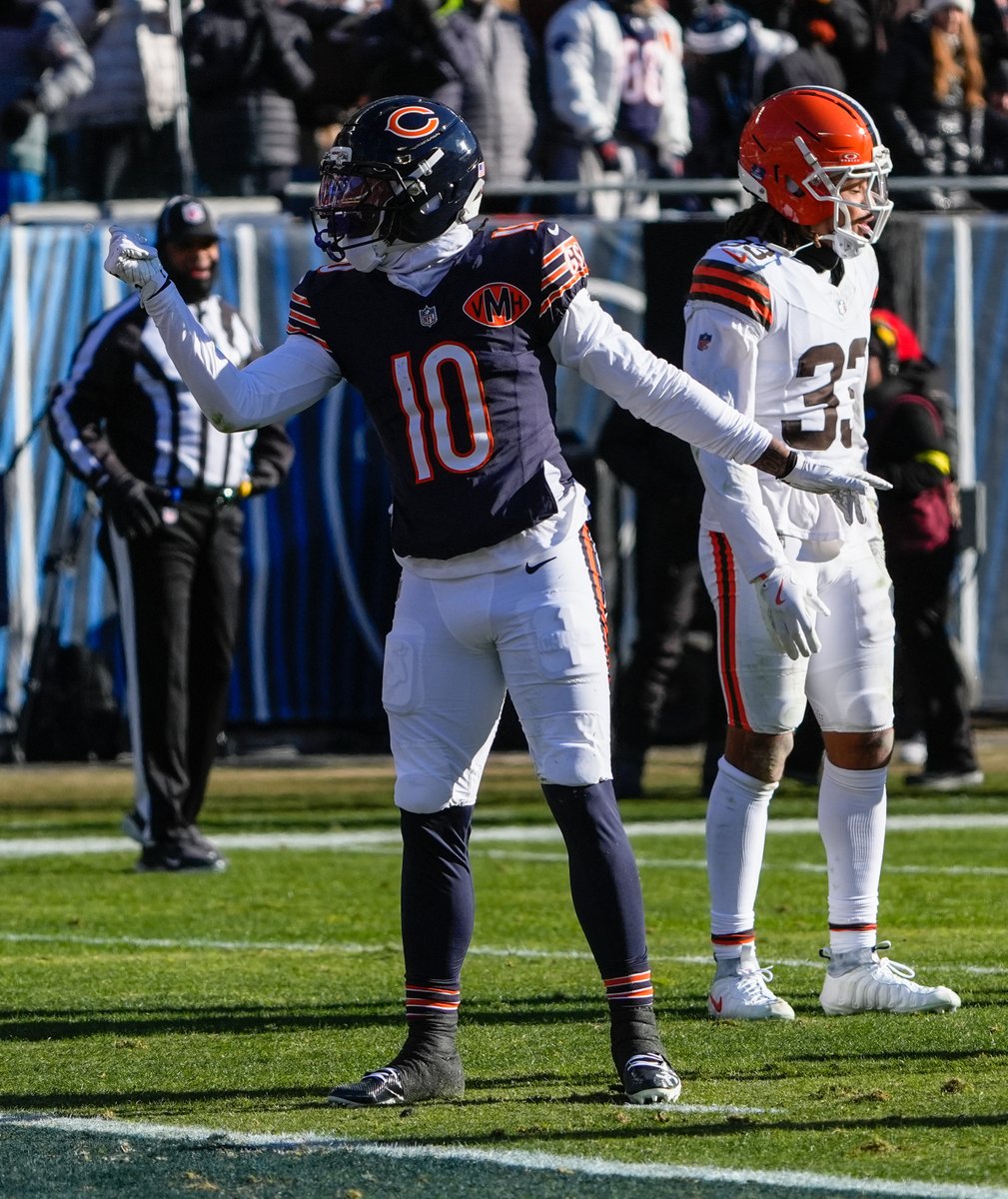 The Bears are 10–4, and to celebrate I’m giving away a Luther Burden jersey.

How to enter: Like this tweet and follow me <a href="/davebfr/">Dave</a>

Bonus entries:

Follow me on Instagram and TikTok (link in bio)

BEAR DOWN. FGB. 🐻⬇️