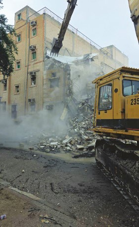 البلدية: استكمال إزالة العقارات المتهالكة في «جليب الشيوخ» 