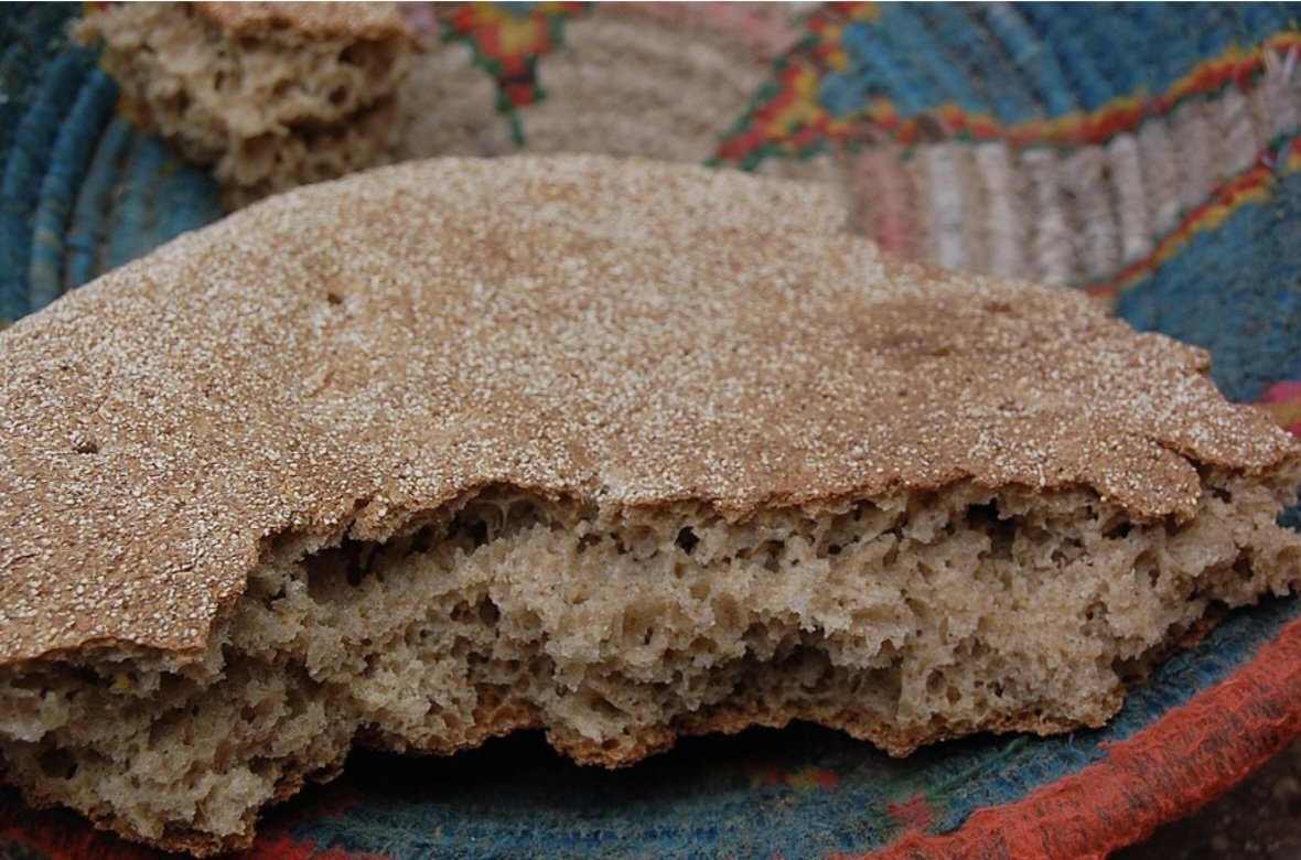 كانوا يأكلون 👌

التمر وخبز الشعير وينامون
على الحصير

ونزلت فيهم الآية :
(ثم لتسألن يومئذ عن النعيم )
فماذا نحن فاعلون؟

#رحمتك_بنا_يارب
#الحمدلله_دائماً_وابداً