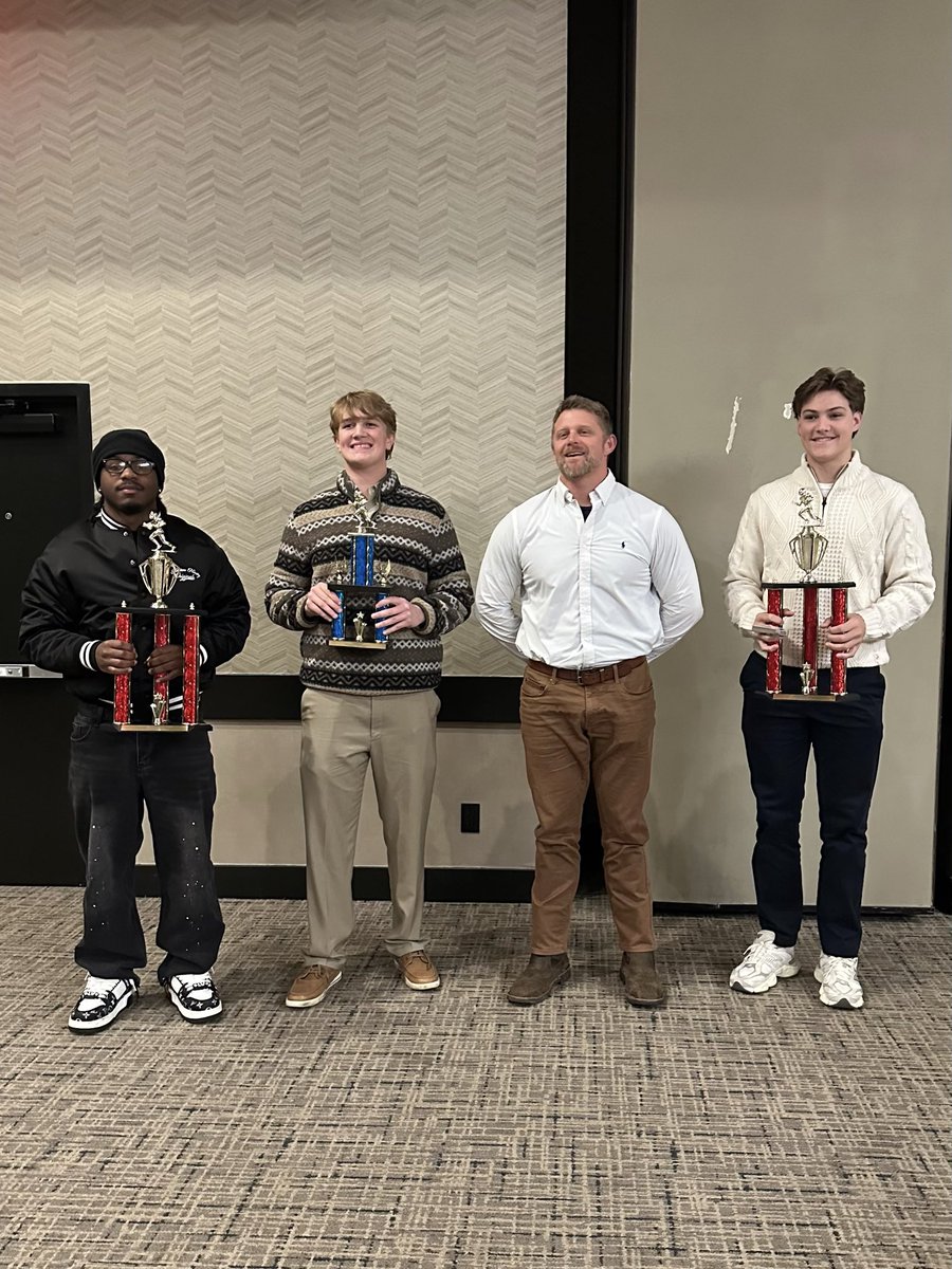 CoachShrable's tweet photo. Congratulations to the following Northside Football Players on their post season awards: @warren_bijou8, @75charlie_scott &amp; @DrewJackson2027. Not pictured are @CaydenDye &amp; @maxchavezz2 
—
@DomMirocke @Grizzlyftball https://t.co/0EOGyylVaq