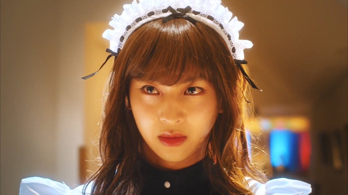 viblzeira's tweet image. sou totalmente contra, achei o vestido longo demais, bem que podia ser pelo menos um palmo acima do joelho né 
#SchoolTrip