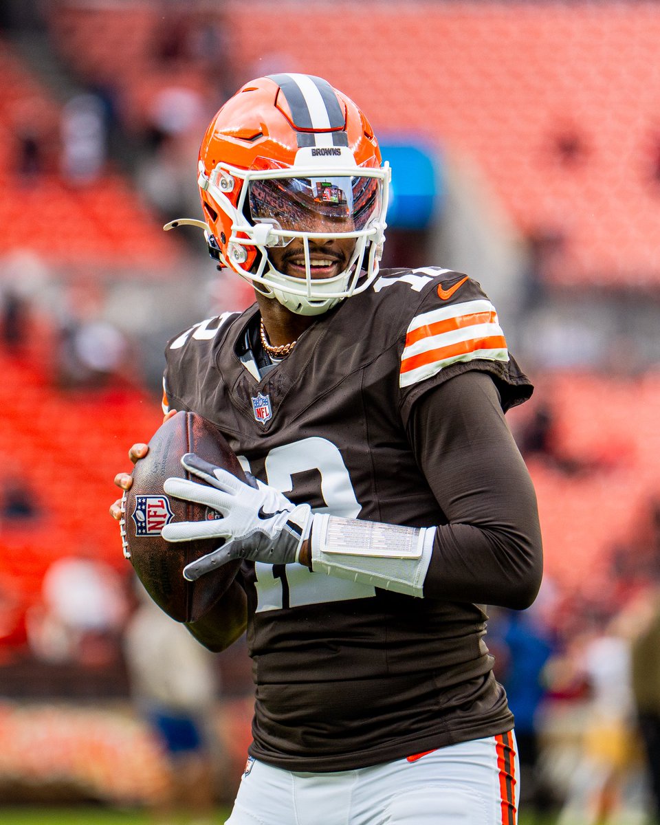 ESPNCleveland's tweet image. Shedeur Sanders vs the Bears: 

18/35 
177 yards 
0 TDs 
3 INTs 
5 sacks 

How would you grade his day?