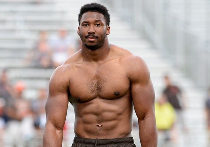 bhealey14's tweet photo. Myles Garrett Sack Tracker: 21.5 @Browns https://t.co/IktGftGh7h