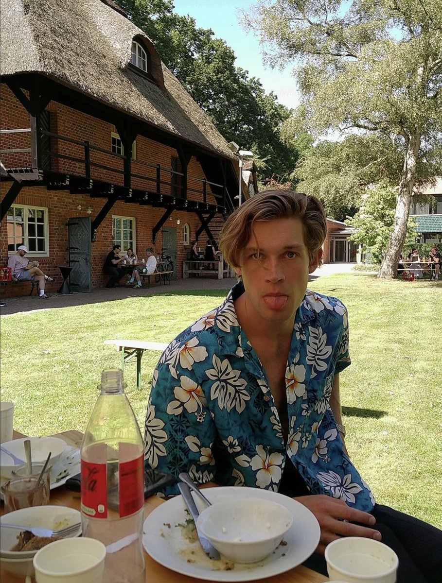 I love this gem of Damian from the set of Maxton Hall Season 3. 🤍