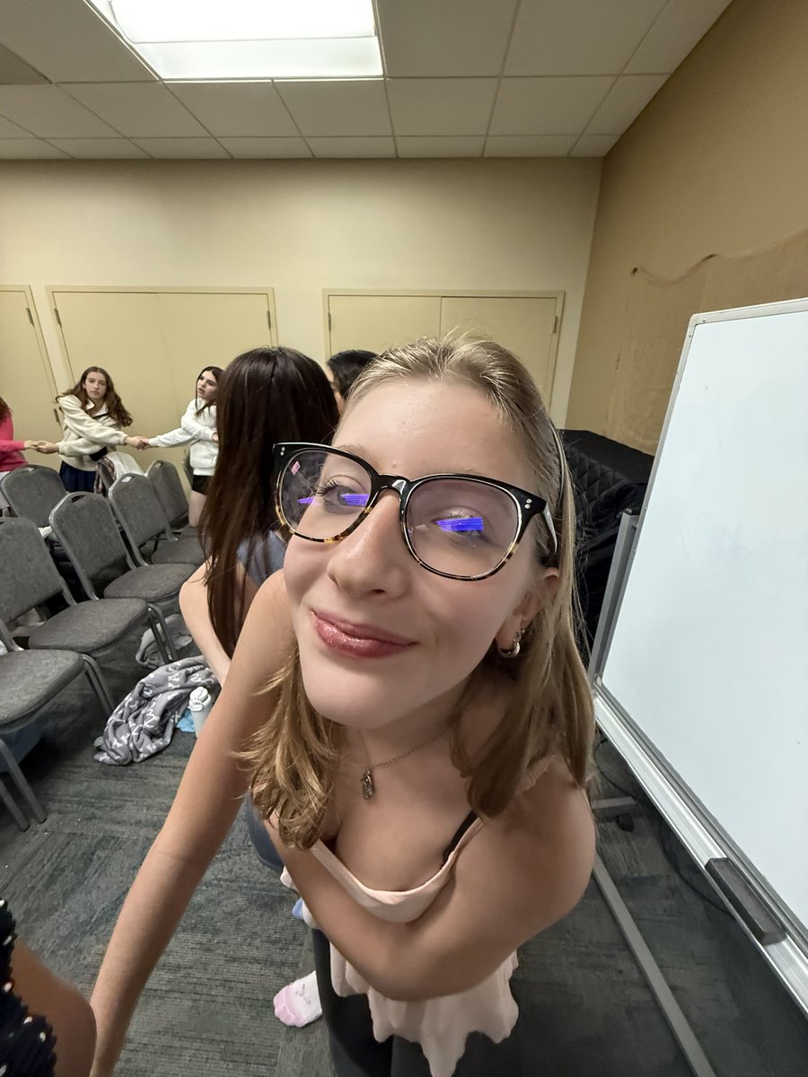 When the vibes are in check, thank Ivy Alcheck. Our chai chanit is bringing in so much sunshine with her luscious blonde hair. ☀️😊🫶