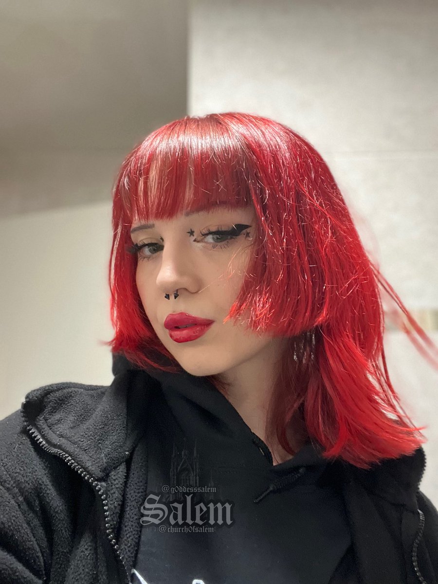 g0ddesssalem's tweet image. hair freshly dyed. hide your wives. hide your wallets.