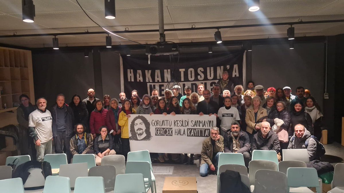 Sevgili #HakanTosun'u anmak için <a href="/GazhaneH/">Gazhane Çevre Gönüllüleri</a>,  Hakan Tosun'un Dostları ve ailesiyle bir aradaydık.
Hakan yaşıyor olsaydı eminiz ki Gazhane gibi kamusal mekanların vakıflara  devredilmesine itiraz eder, mücadelenin içinden haberini yapardı. 
Hakan Tosun hep bizimle.

<a href="/Hakananeoldu/">Hakan Tosun Ailesi</a>