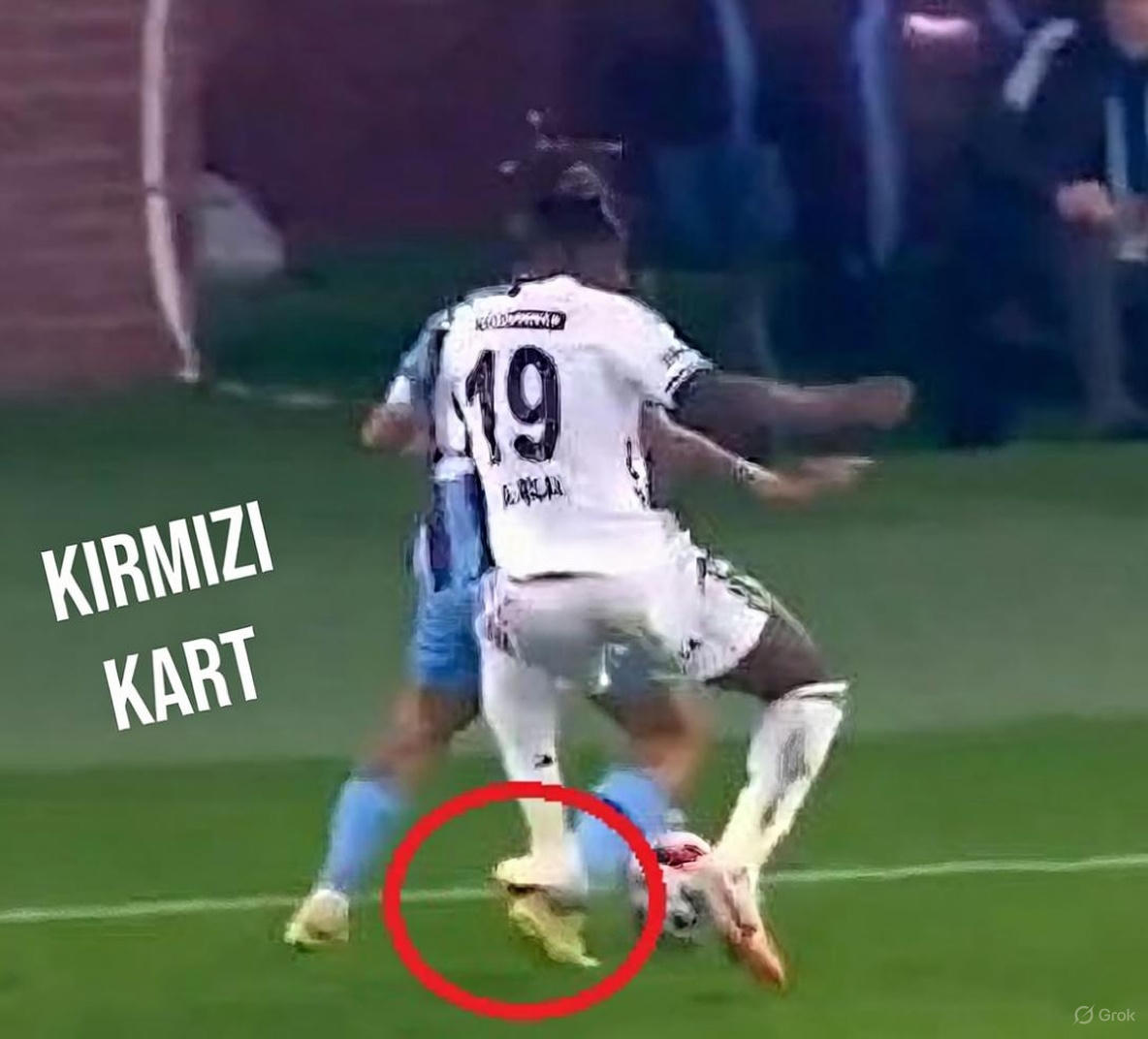 “Türkiye’de futbol Fenerbahçe’ye karşı oynanan bir oyundur”