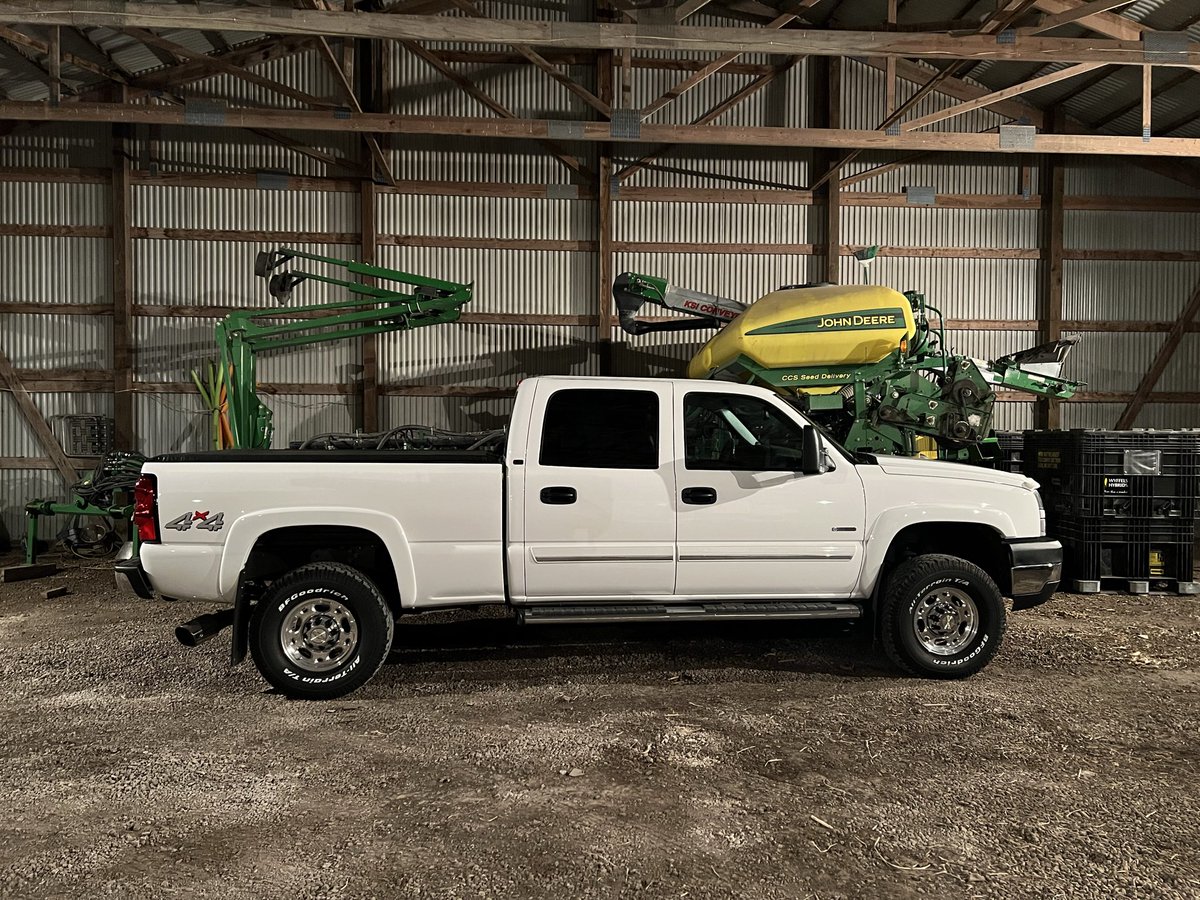 Bleam5's tweet photo. @5150Farms 2007 LBZ, leather fully loaded besides sunroof. 65,000 miles https://t.co/ptJ5WGbSYB