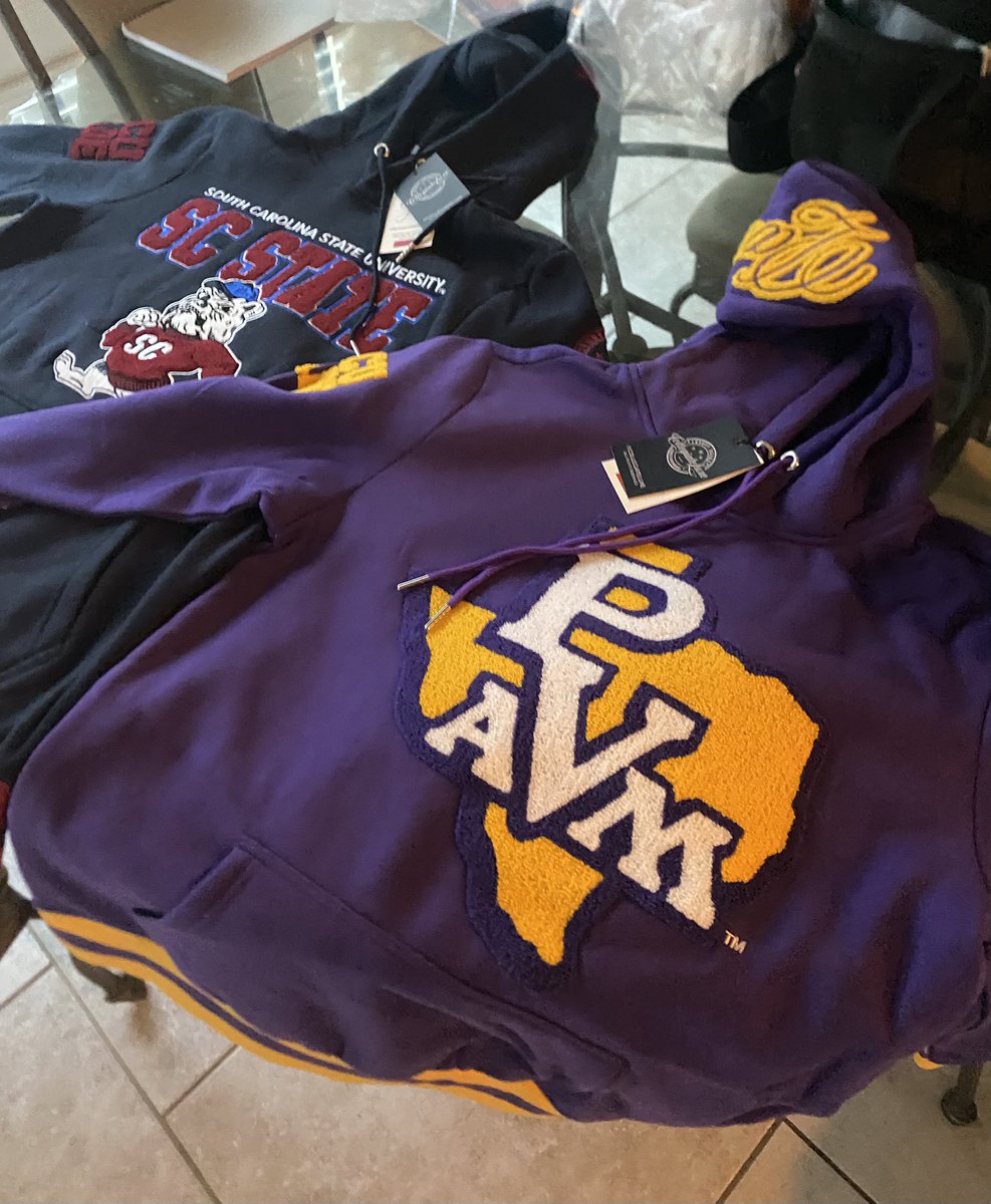 What a game between S.C State and Prairie View A&amp;M in the Celebration Bowl! 
<a href="/PVAMU/">Prairie View A&M</a> 
<a href="/pvamufb_/">Prairie View A&M Football</a> 
<a href="/SCSTATE1896/">SC State University</a> 
<a href="/SCState_Fb/">South Carolina State Football</a>