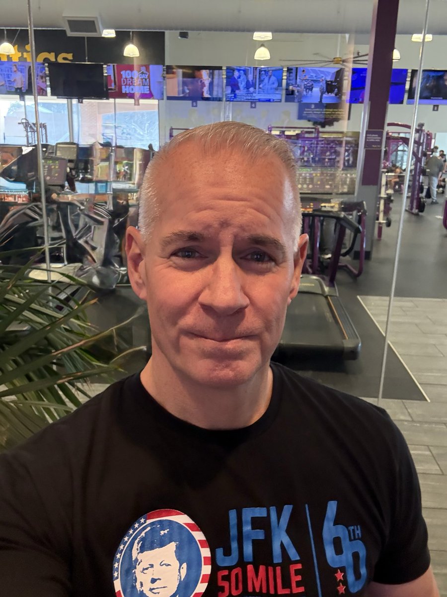 Delta06Running's tweet image. Strength workout this morning and then a short run this afternoon made for a good Sunday of exercise. Let’s all have a great week!

#delta06running #myrunningpartnerisbetterthanyours #fallrunning