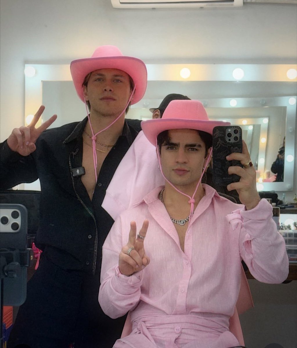 FIdiaquezP's tweet photo. @sociali_teen Yo estoy votando por 
#SOCIALITEEN ALDO &amp; AARON SHIPEO DEL AÑO SOCIALITEEN AWARDS https://t.co/0Df9Col7va