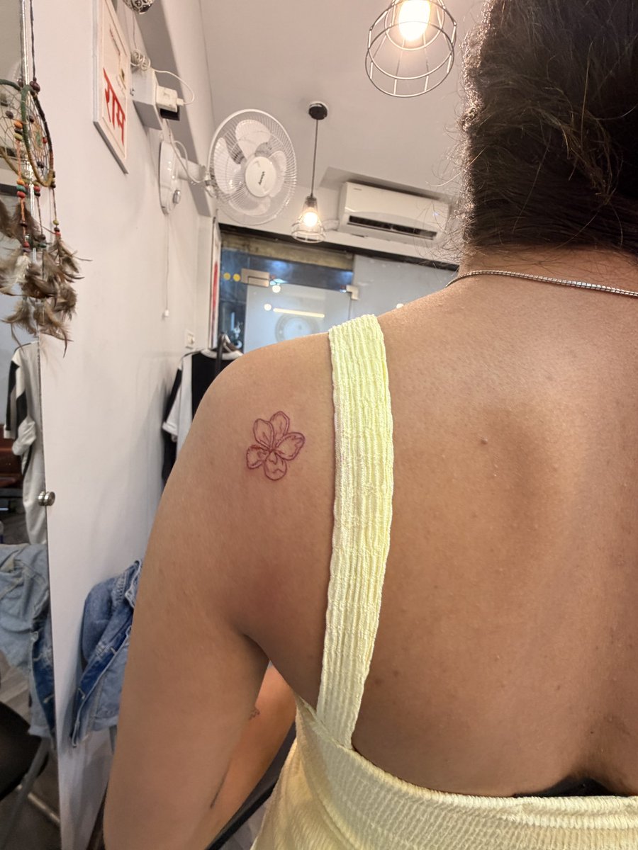 yassteaa_'s tweet photo. got new tattoos https://t.co/hklFs87xvx