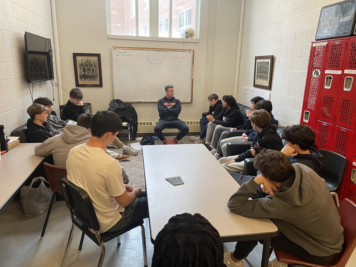FennisDembo87's tweet photo. Great workshop w/@NAKnightshoop this afternoon. We went from the Tourney Banquet 2 Building Culture @ the Crozier. Inexperienced but connected. Getting 1% better today. #communication 90-5-5 #Angelmoment #resilience #understandinggrit #2Wolves #spotseat #transferringtheculture 👏 https://t.co/xmHNfaZrM2