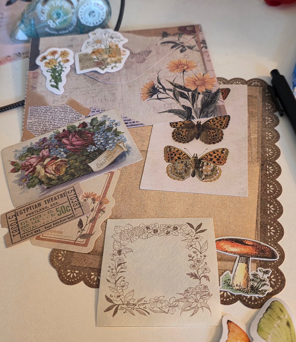 Spooky_draws's tweet photo. Each month I like to write letters to people through an org meant to help people feel less lonely, and I give them stickers and decorations and stuff, I really liked my spread for this one ♡ https://t.co/8v2yqt4oHy