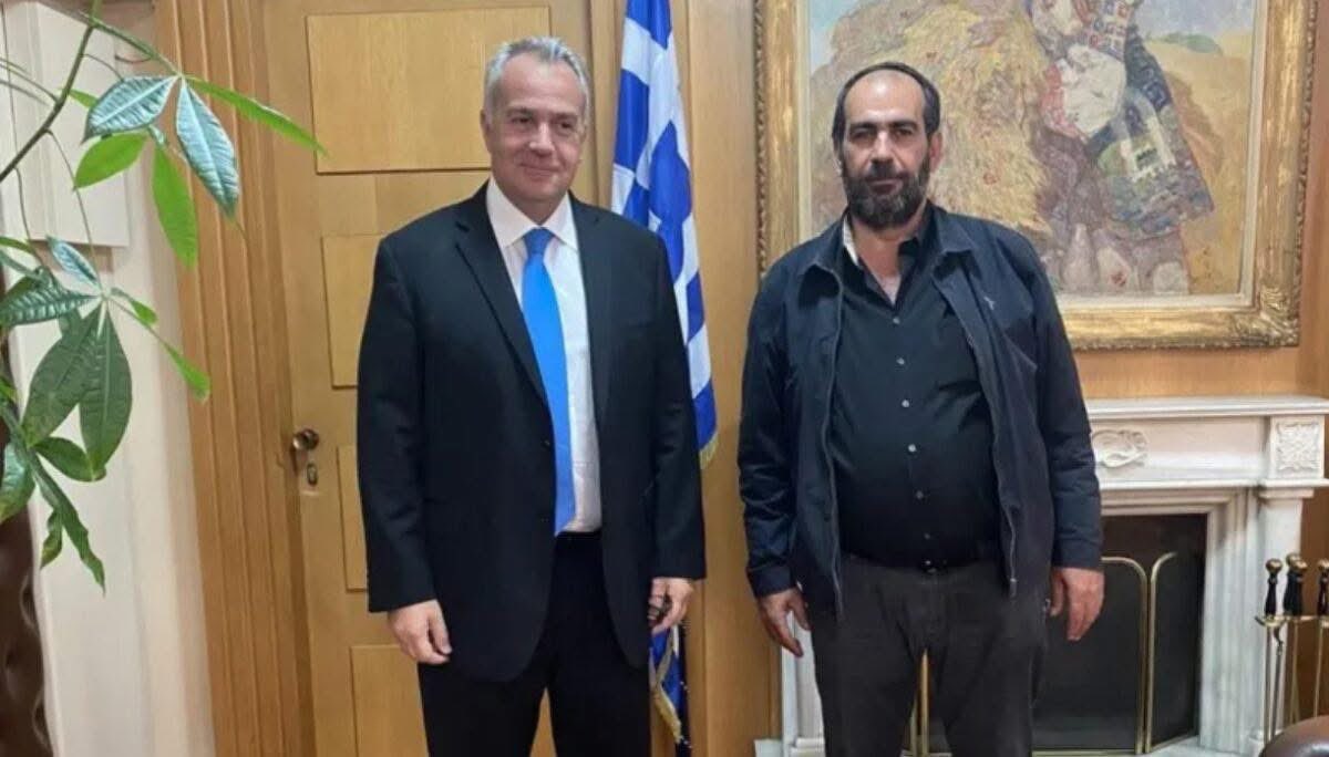 Iasonas_Apost's tweet image. Η κυβέρνηση προσπαθεί να μας πείσει ότι κάτι τύποι σαν τον Φραπέ, την Πόπη, τον Μαγειρία και τον Χασάπη – άτομα που δεν μπορούν να χωρίσουν δύο γαϊδάρων άχυρα– είναι οι μεγάλοι εγκέφαλοι πίσω από τον ΟΠΕΚΕΠΕ.

Αυτοι οι «διαβολικά έξυπνοι» κατάφεραν να τσεπώσουν εκατομμύρια από…