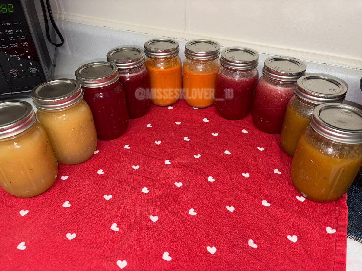 missesklover_10's tweet photo. He calls me the Juice Lady💦
#juicer #juicemaker #juicecontent #fyp #explore #healthlink #HealthyLifestyle #whatsyourfavoritefruit #fruitcontent #OF #viralpost https://t.co/gDpuPDtfu0