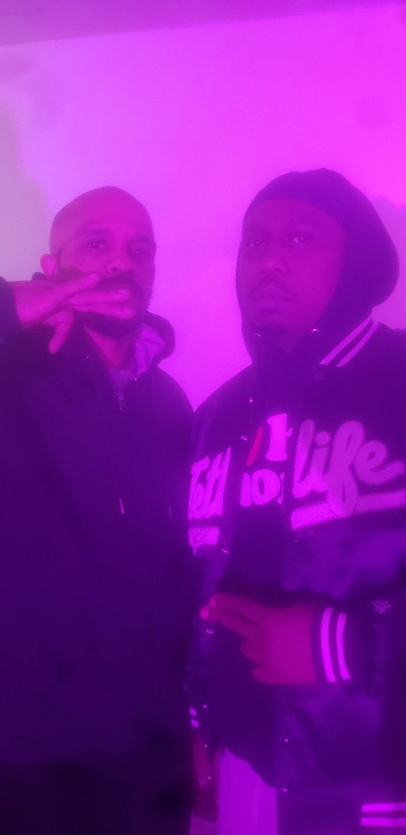 themouse317's tweet image. Me and the homie jaecyn Bayne

Lyrically....you aint fucking with him...🧀🪂