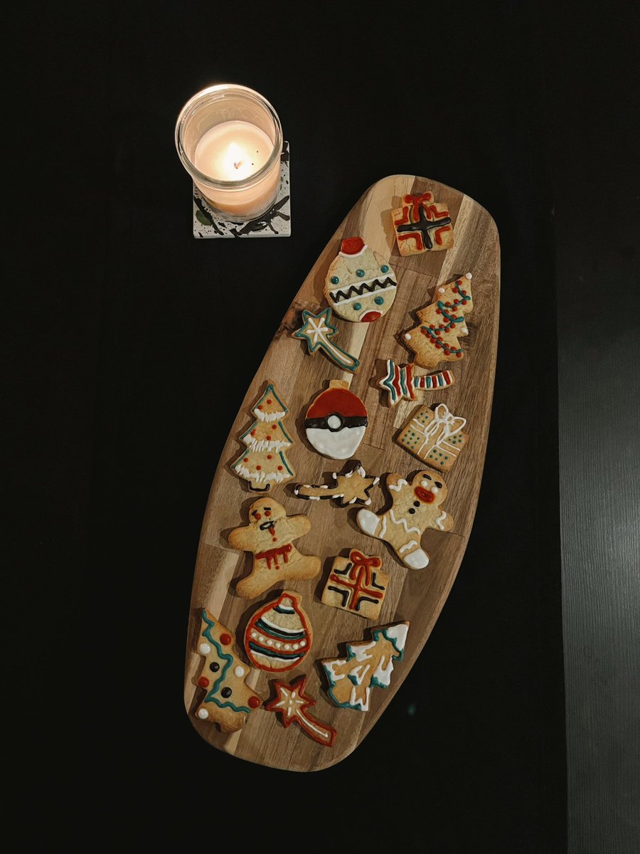 MaxIsGrumpy's tweet image. Xmas cookies with a twist 😌🎄🍪