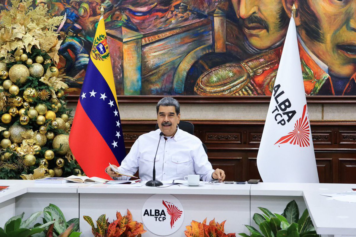 #AHORA | El Presidente Nicolás Maduro:
Esta cumbre se está ejecutando en estos tiempos, se junta para la igualdad, el respeto y la justicia y, además, para denunciar firmemente toda la violación del derecho internacional y para ratificar la Declaratoria de La Habana, de enero