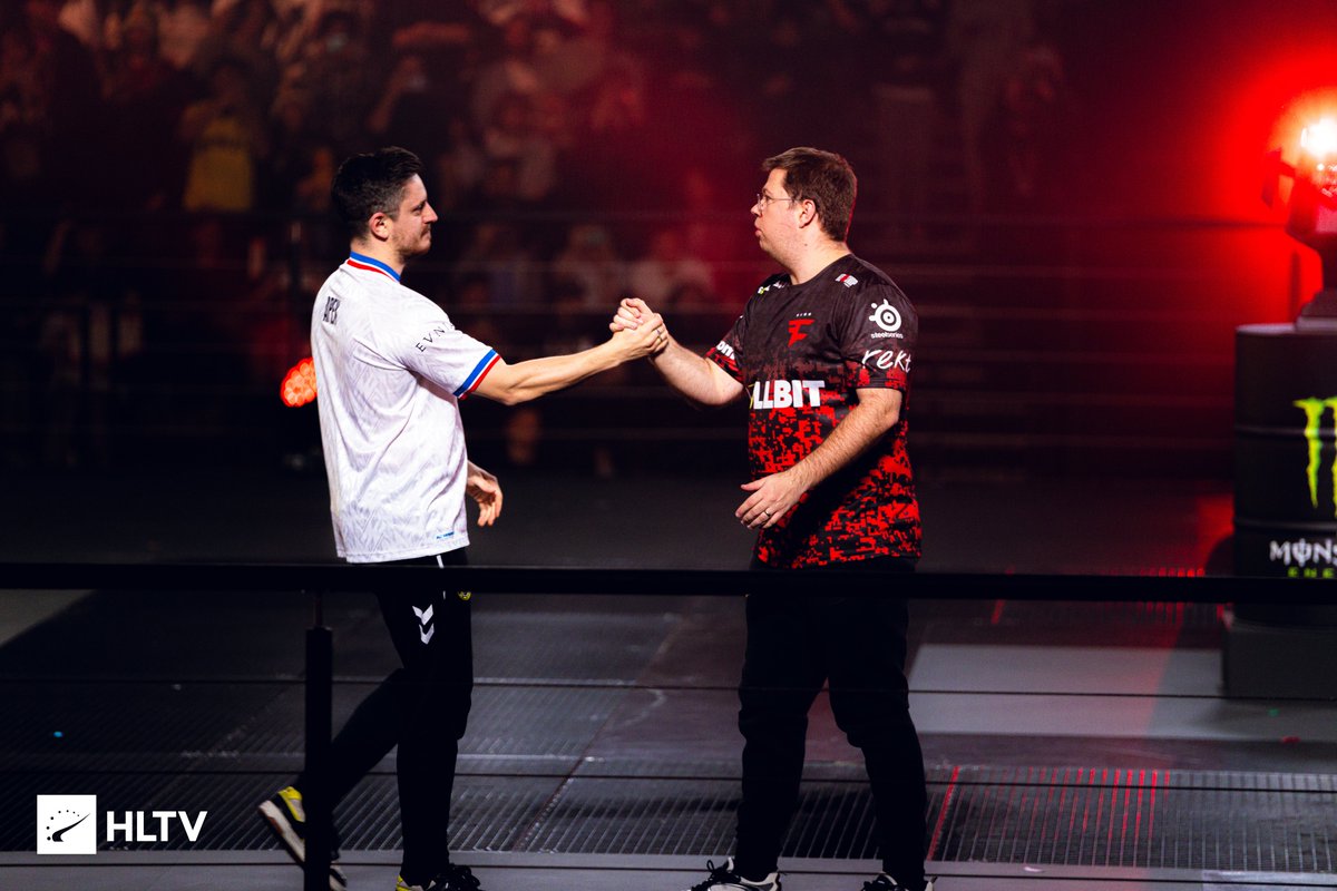 HLTVorg's tweet image. .@Vitality_apEX 🤝 @karriganCSGO 

📸 @theMAKKU