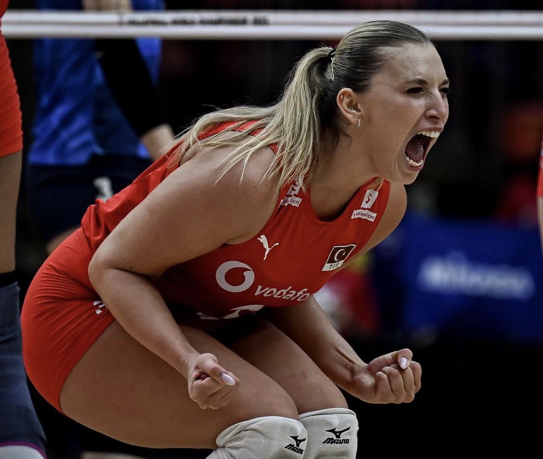 Scandicci dkş kazandı
Ben:👍
İmoco dkş’yi kazanamadığı için hala en çok dkş kazananan kulüp ünvanı bizde
Ben: