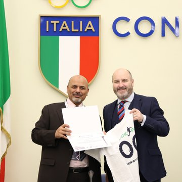 MajedGaroub's tweet photo. 📜👕Delighted to honor the speakers of the "CAS and #GCC #Arbitration Center” session for their valuable contribution at the #FootballIndustryCongress #Roma⚽️

- prof. Brandon Malone 🇬🇧
- Dr. Xiang Huiying 🇨🇳
- Atty. Zografenia Kallimani 🇬🇷
#sports #football https://t.co/1zB3IanMgK