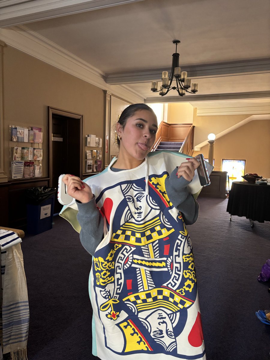 Winter Term 2026 isn’t ready for how stylish our socials are about to be 👯‍♀️ with Arye Berger Moodie as our Safranit! 🎥🤩 Our instagram is going to be a Hamentasch-🔟!