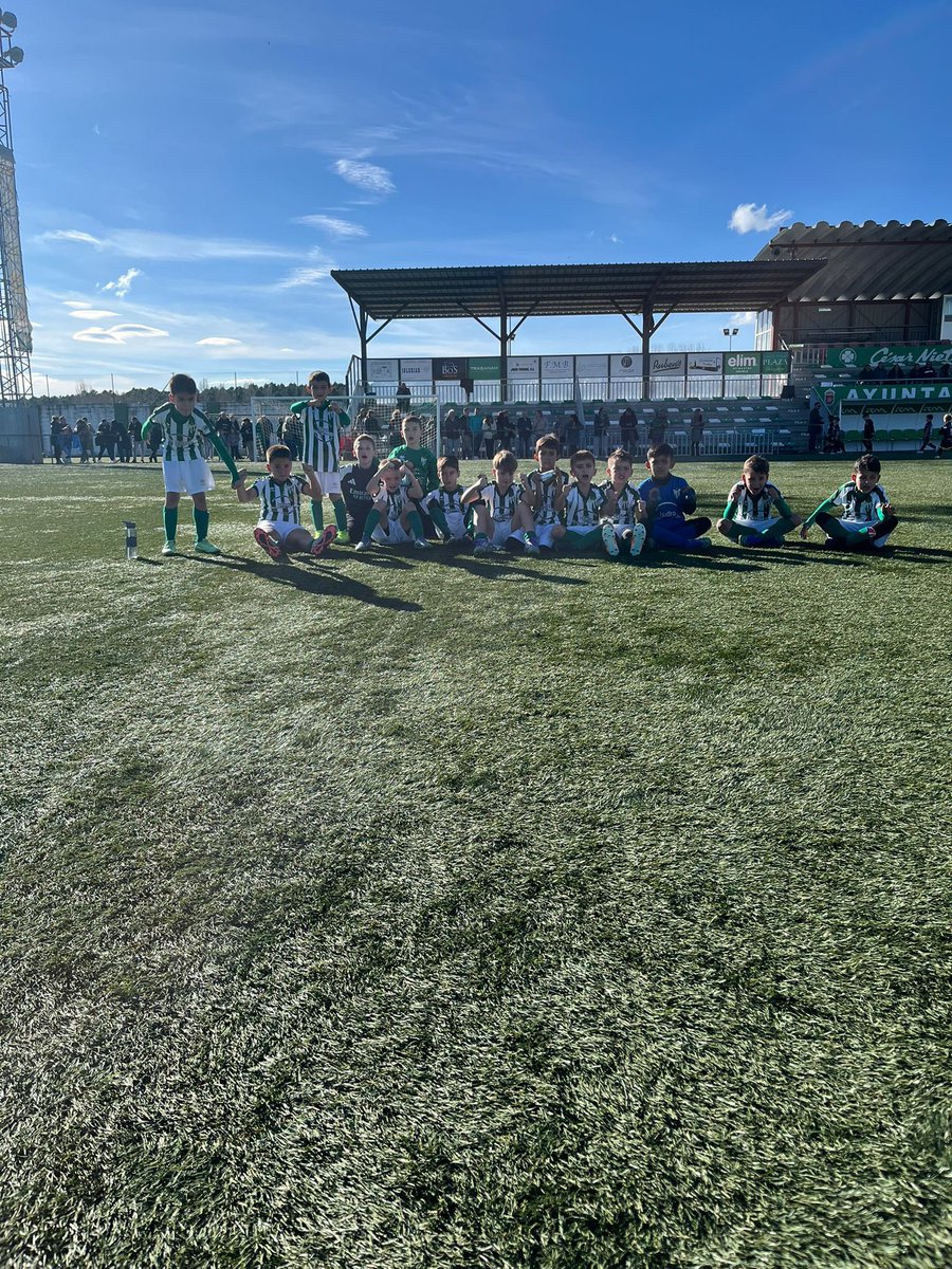 CDGuijueloBase's tweet photo. 🏁 | 50’📷 | #PrebenjaminAUnionistasCF

+5️⃣𝐏𝐫𝐞𝐛𝐞𝐧𝐣𝐚𝐦𝐢𝐧 “𝐀”
3️⃣ @USCFbase 

#CanteraGuijuelo | #TodoalVerde 💚 https://t.co/MM15OOB5I2
