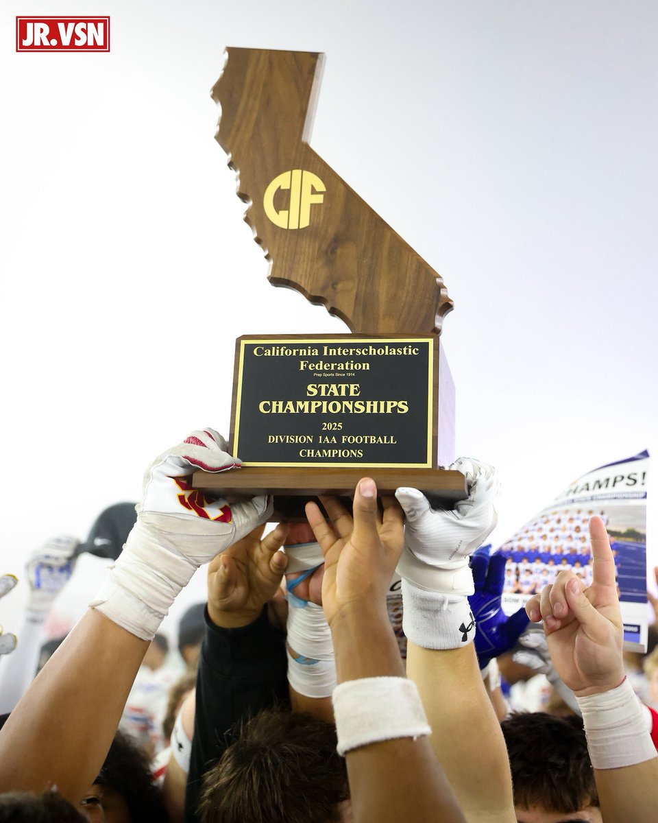 CoachIrsik1's tweet image. The secret ingredient is Love #Unit 2025 California State Champs