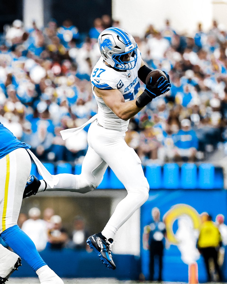 Lions's tweet image. 🤯 @aidanhutch97 

#ProBowlVote