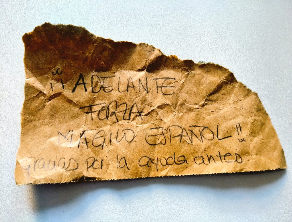 FmathsJorge's tweet image. En un mundo de prisas, estrés e individualidades, todavía hay gente que detiene el reloj un momento para sacar una sonrisa a un desconocido.
Twitter, haz tu magia, ME HA ENCANTADO 💙🤍
@GetafeCF @RCDEspanyol @fcp_espanyol @RCDeSports @pericos_marca
Getafe, 13 de diciembre de 2025