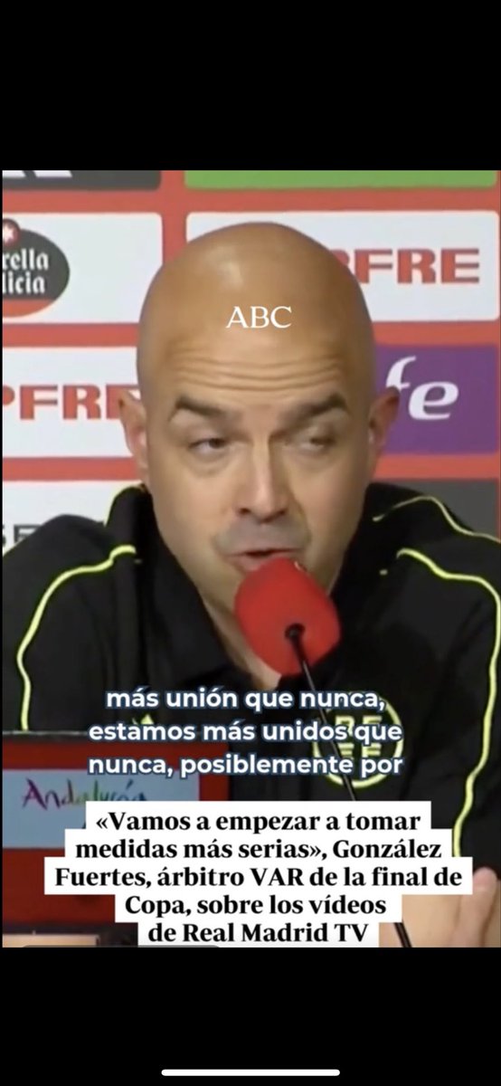 mplazalara's tweet photo. Estando este en el var… se entiende mejor la decisión de hoy… que vergüenza… el arbitraje español en general es un desastre mayúsculo… https://t.co/iTxSYPTiKb