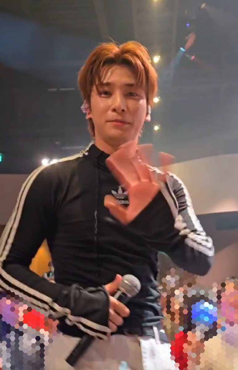 ElseUni's tweet image. 2025.12.13 福岡2部
Thank you for coming to Japan. I had a great time.
We’ll definitely meet again 🫶🏻

OK, reality check. I'm going to focus on work now.😭

#BAE173 #비에이이173
#NEWCHAPTER_DESEAR